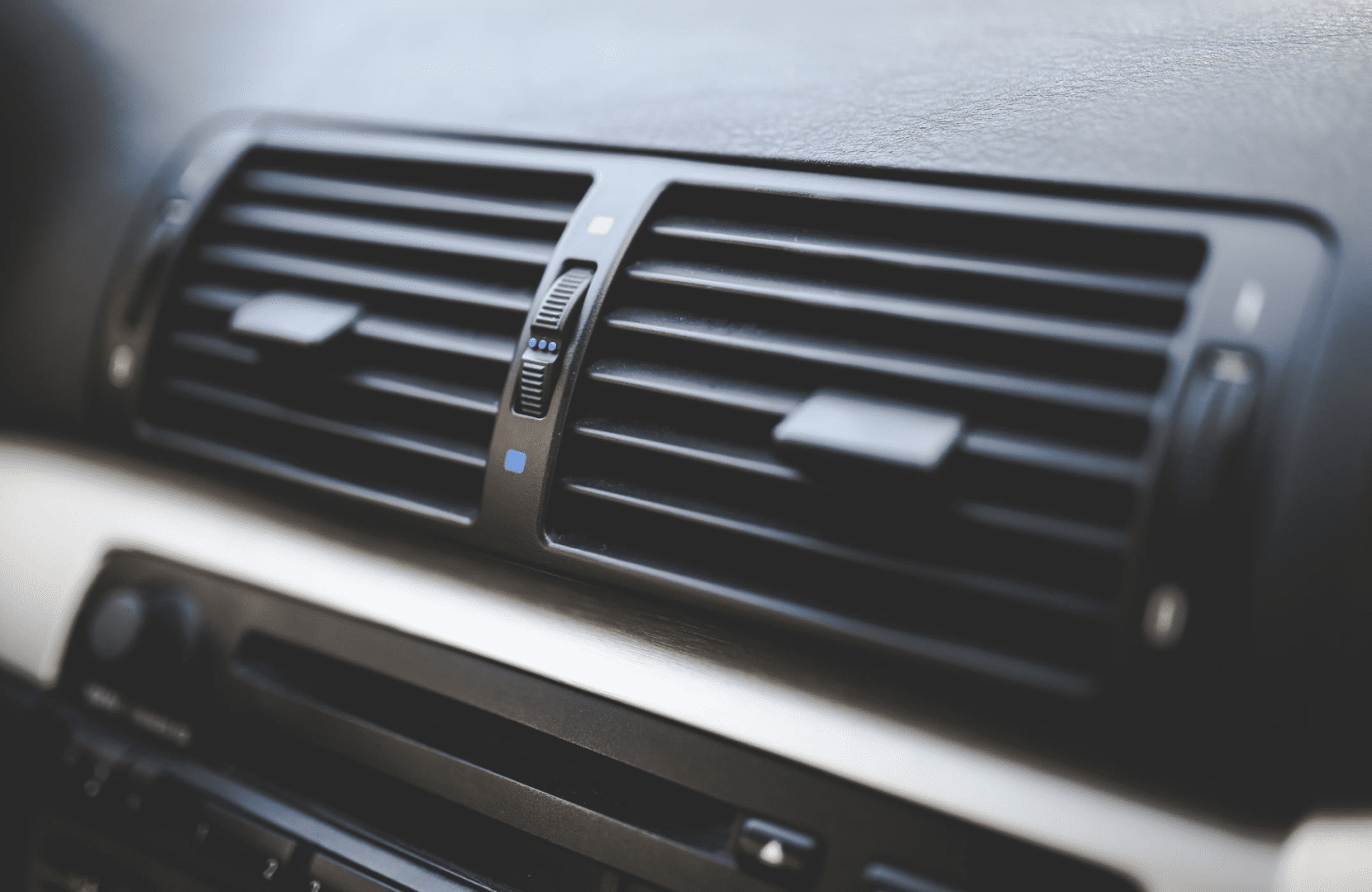 Dashboard air vents in vehicle